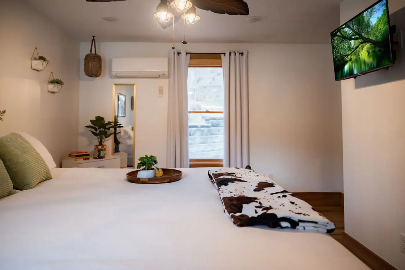 Photo 28 of The Cozy Cabin — Lakefront with a Hot Tub