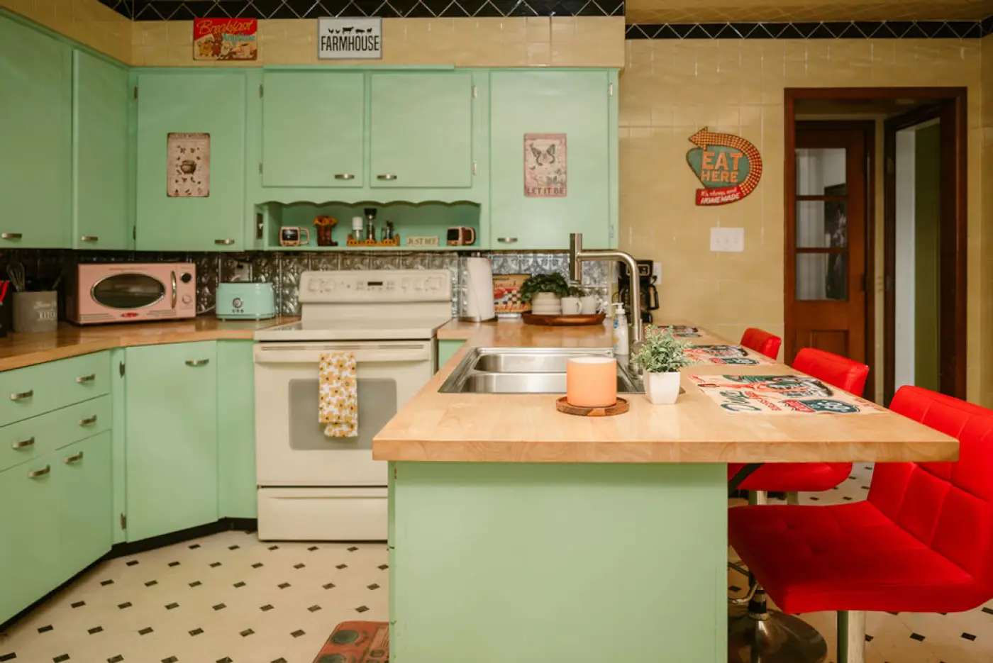 Photo 24 of The Retro Farm Ranch — Sleeps 14, Huge Hot Tub