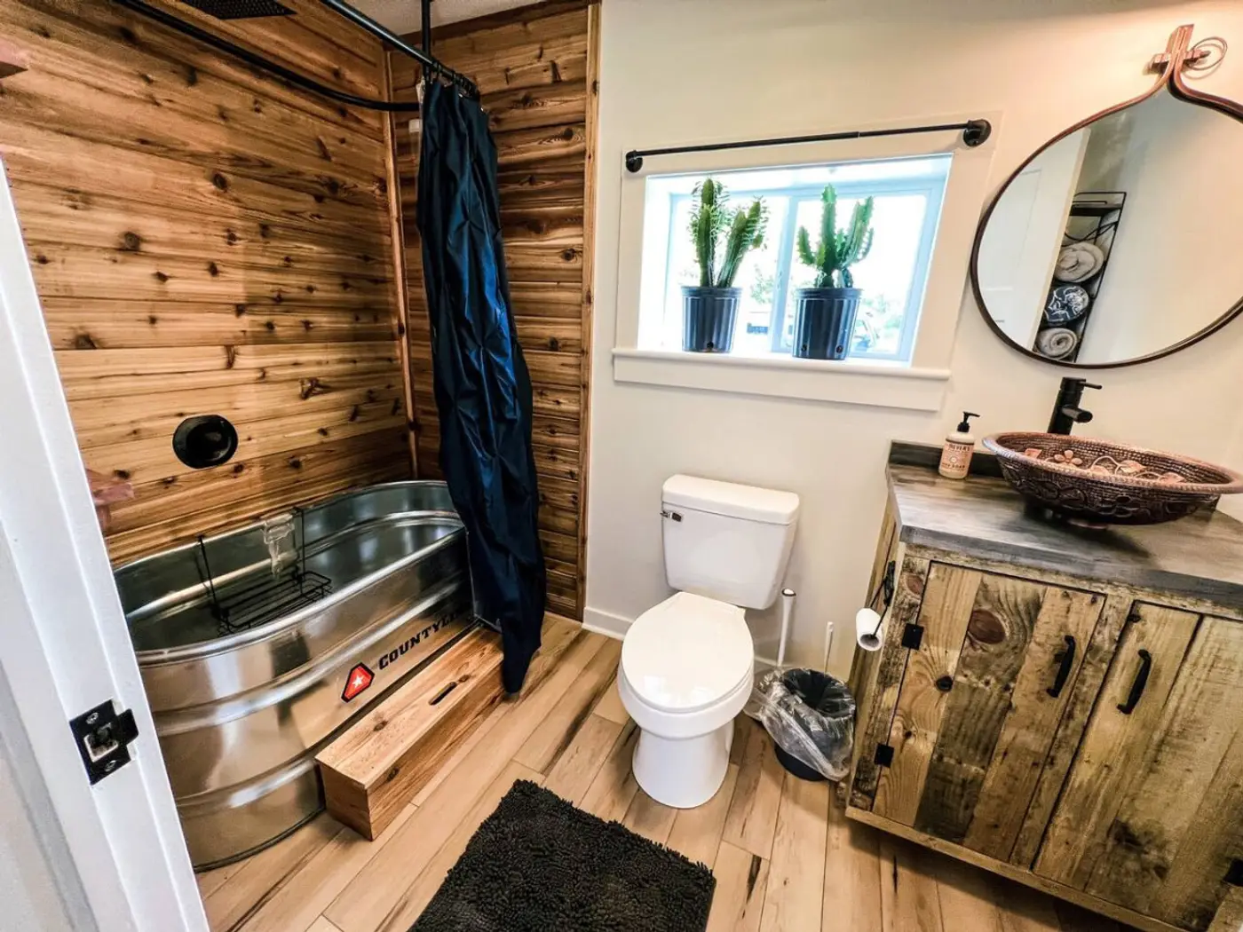 Photo 9 of Cowboy Bunkhouse — Hot Tub by the Lake