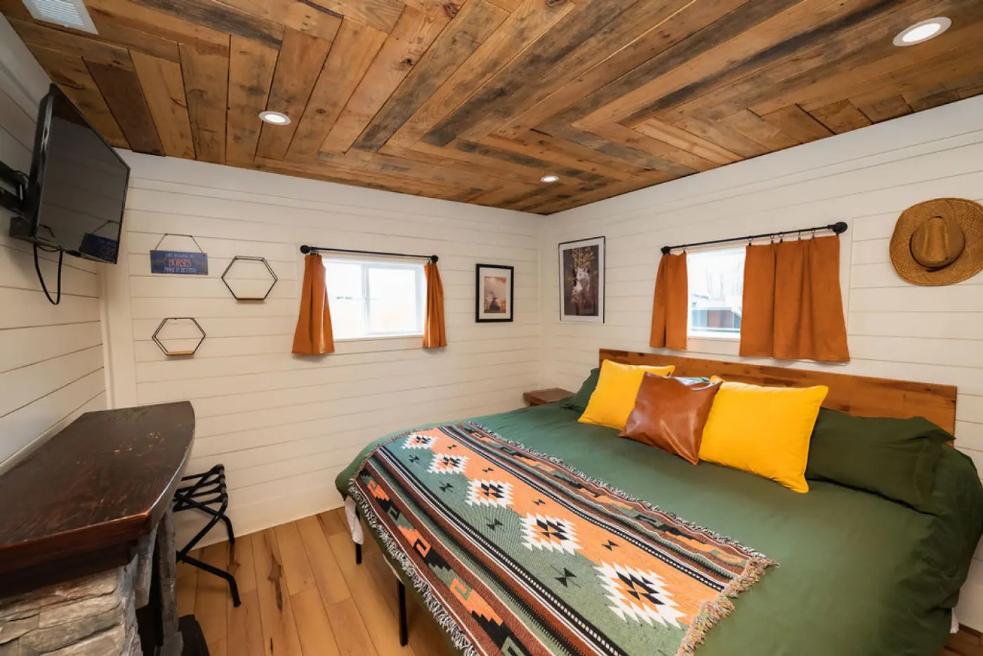 Photo 12 of Cowboy Bunkhouse — Hot Tub by the Lake