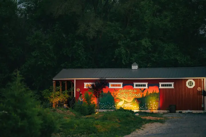 Ruby’s Red Cabin — Hot Tub & Horses