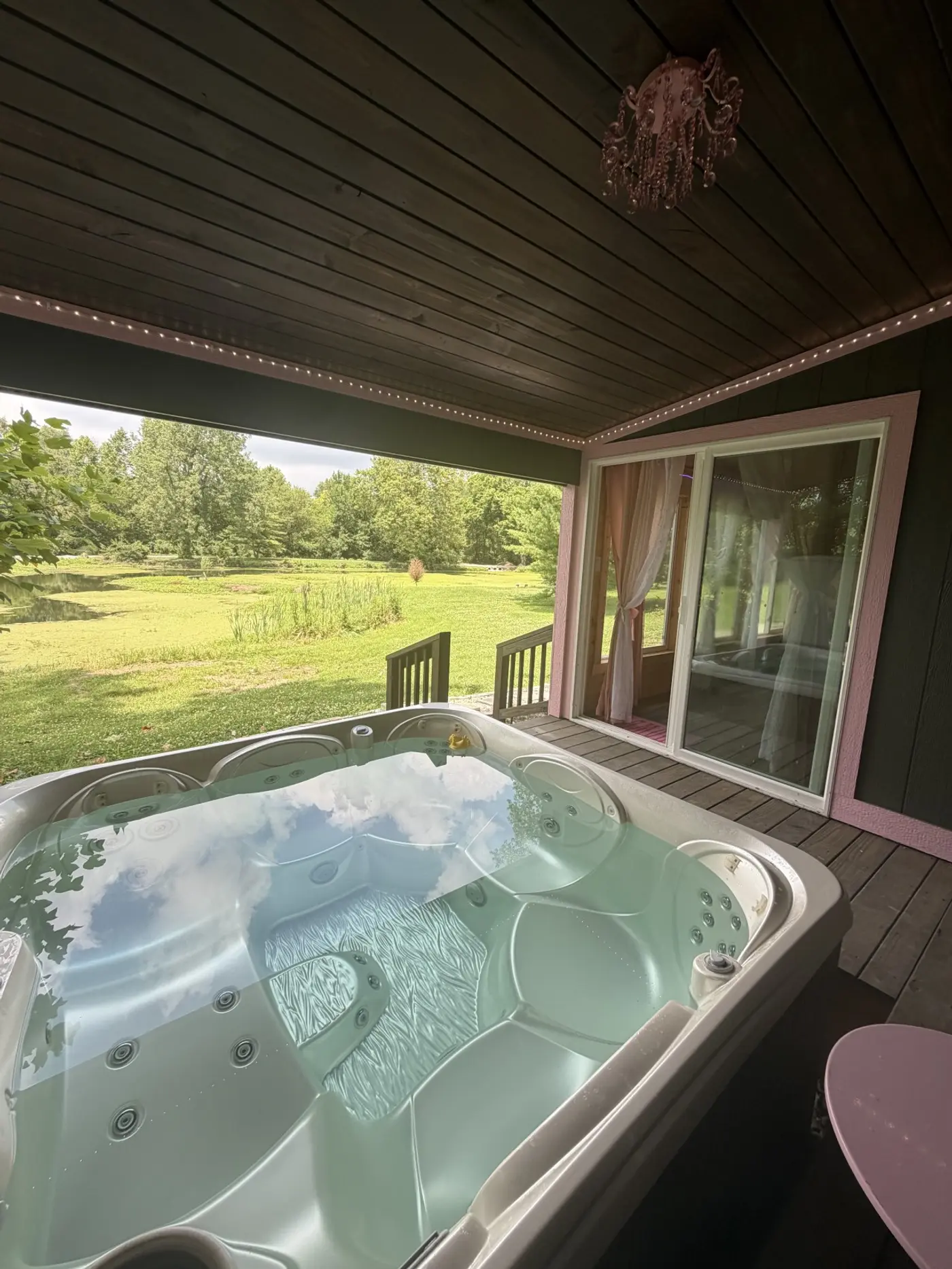 Pink Saddle — Tiny Cabin with Hot Tub & Lake Views